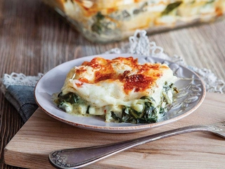 Fırında Peynirli Lazanya Tarifi ve Malzemeleri